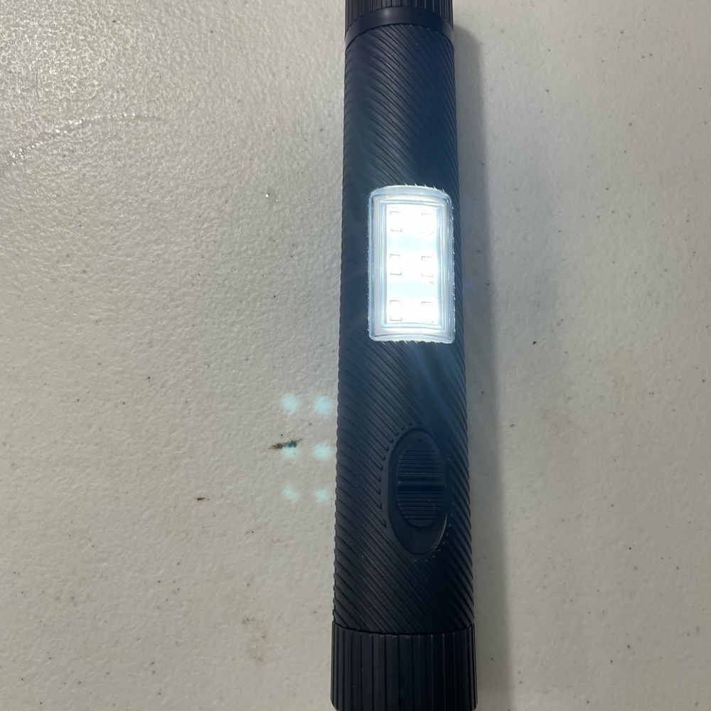 Black LED Flashlight - Picture 5 of 5